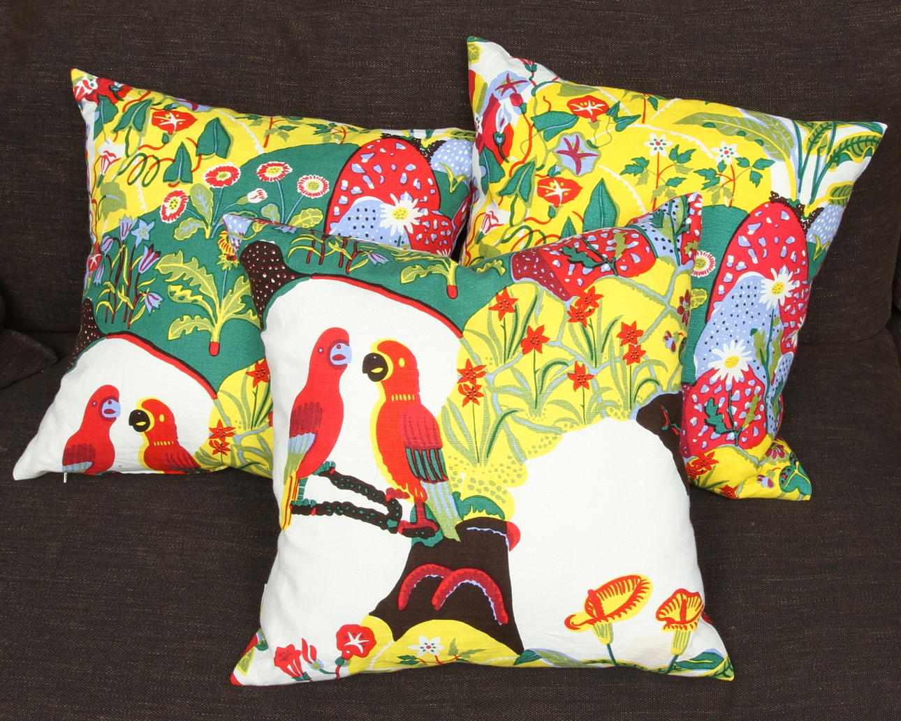 JOSEF FRANK. KUDDAR, 3 st, "Himalaya", Firma Svenskt Tenn.