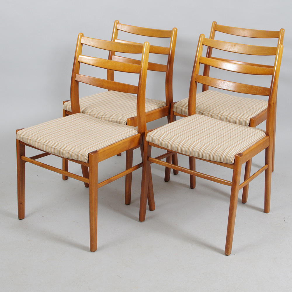 STOLAR, 4 stycken, valnöt.