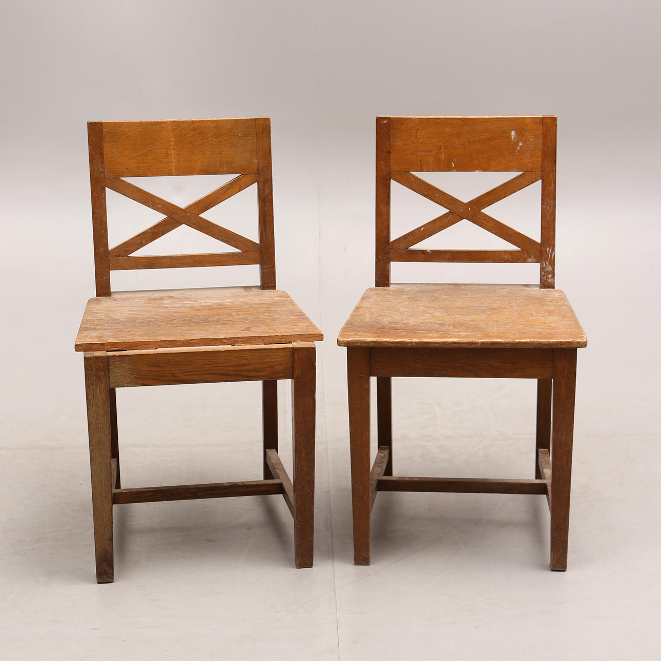 STOLAR, 2 st, kryss-rygg.