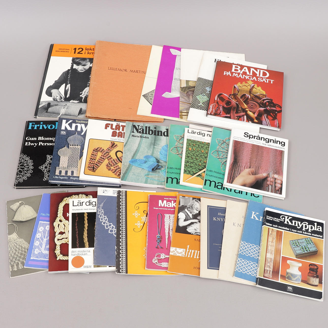 BÖCKER om KNYPPLING, SPRÅNGNING, BANDVÄVNING mm.
