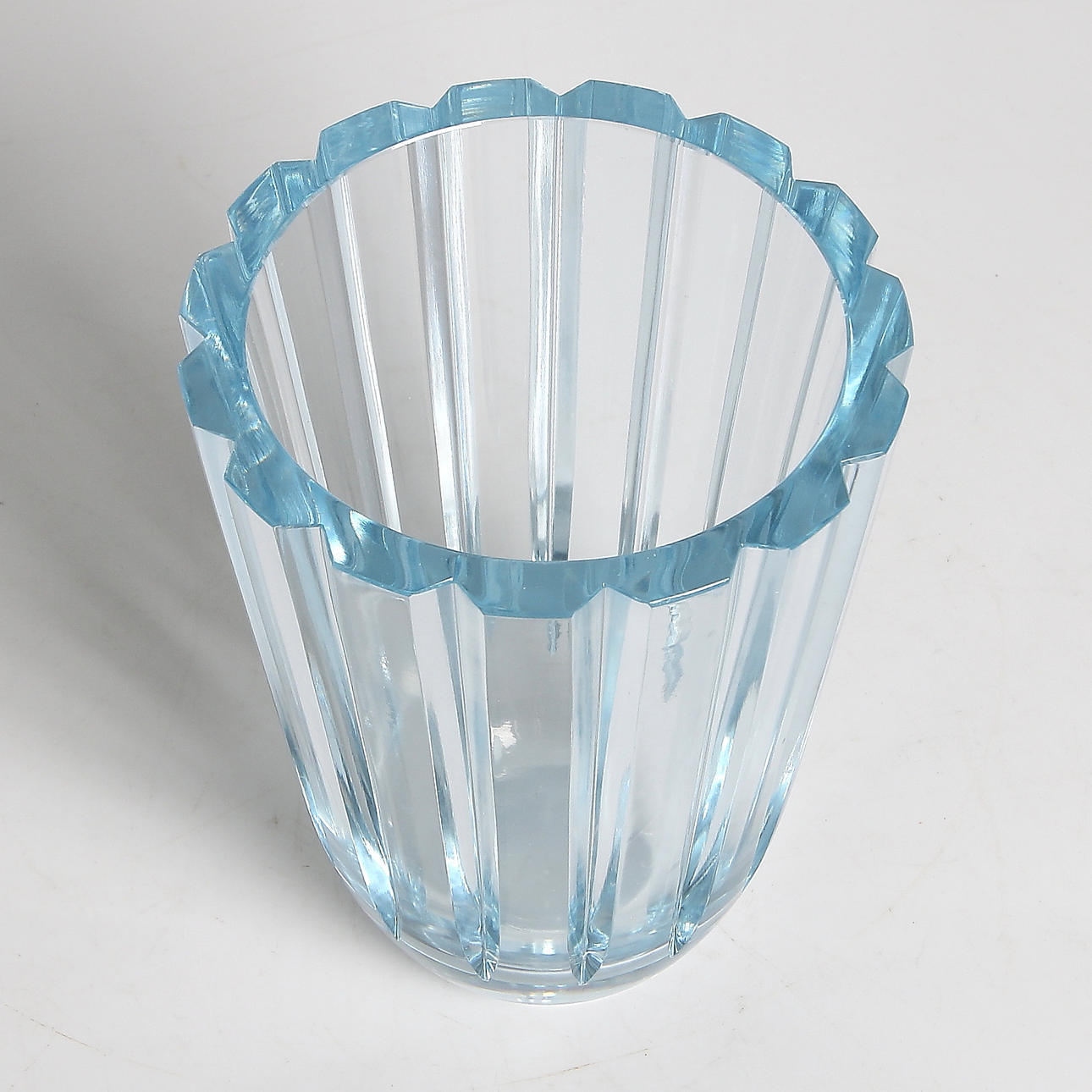 VAS, kristall, Edvin Öhrström, Orrefors, signerad, 1900-talets första hälft.