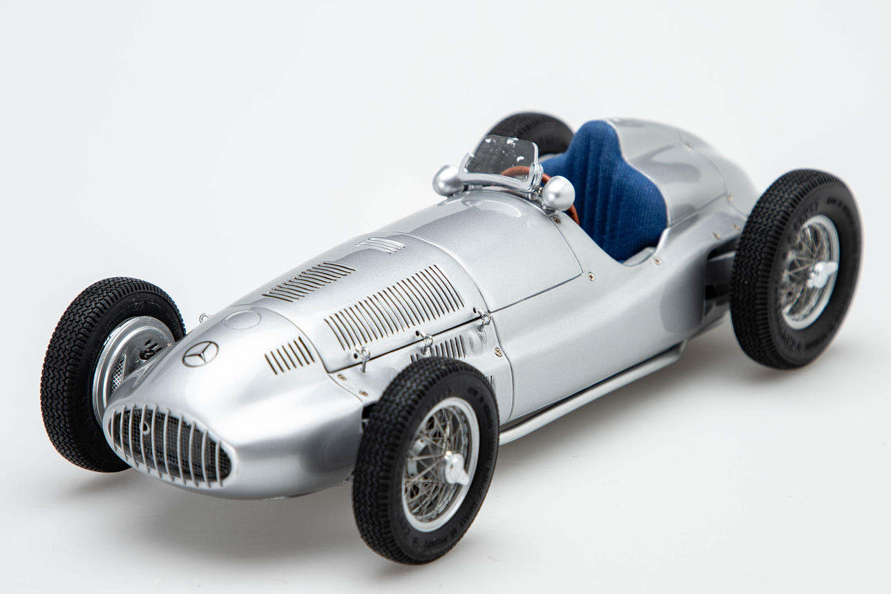 CMC1/18メルセデスベンツW165 1/18 Scale CMC Mercedes Bemz W165, 1938 Der grosse Sieger