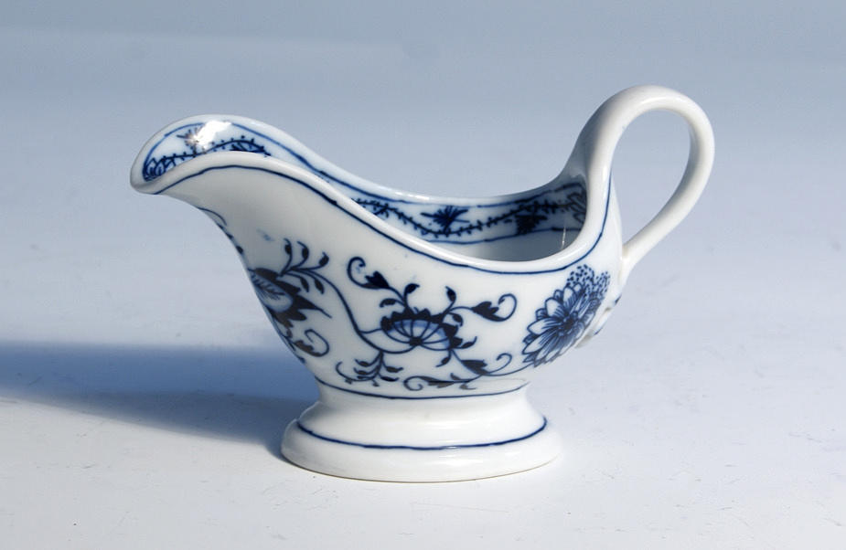 LITEN SÅSBÅT, porslinsfabrik Teichert. Runt 1920. Tyskland.