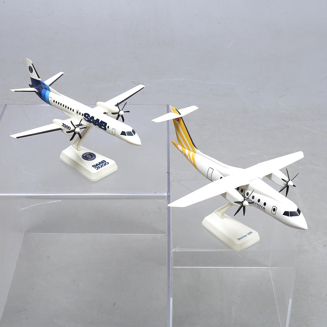 MODEL PLANE, Propellers, among others SAAB 2000, 1900s.