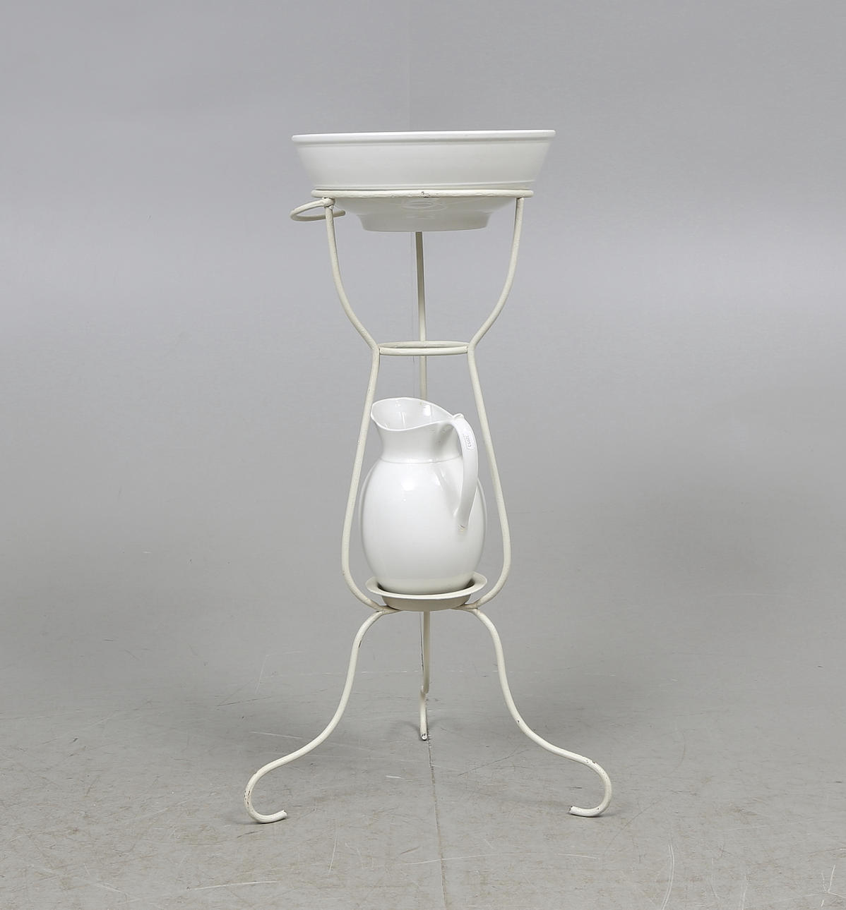 TVÄTTSERVIS, 2 delar på STÄLLNING, 1900-tal.