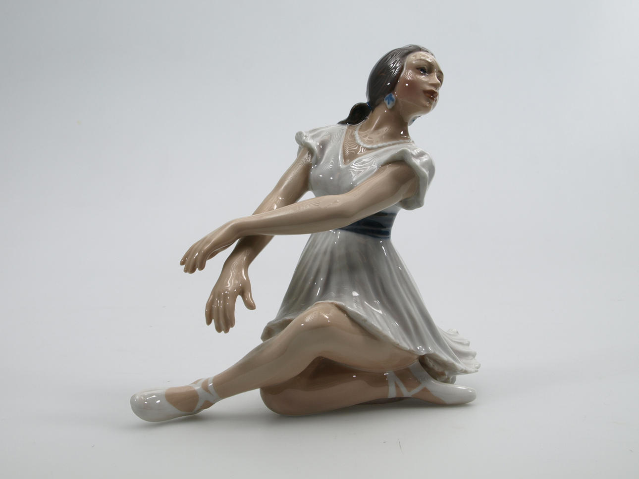 FIGURIN, porslin, Sittande ballerina, nummer 1289, Dahl Jensen.