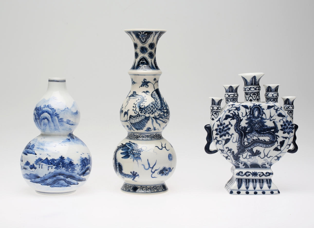 VASER, Porslin, 3 st, Kina 1900-tal.