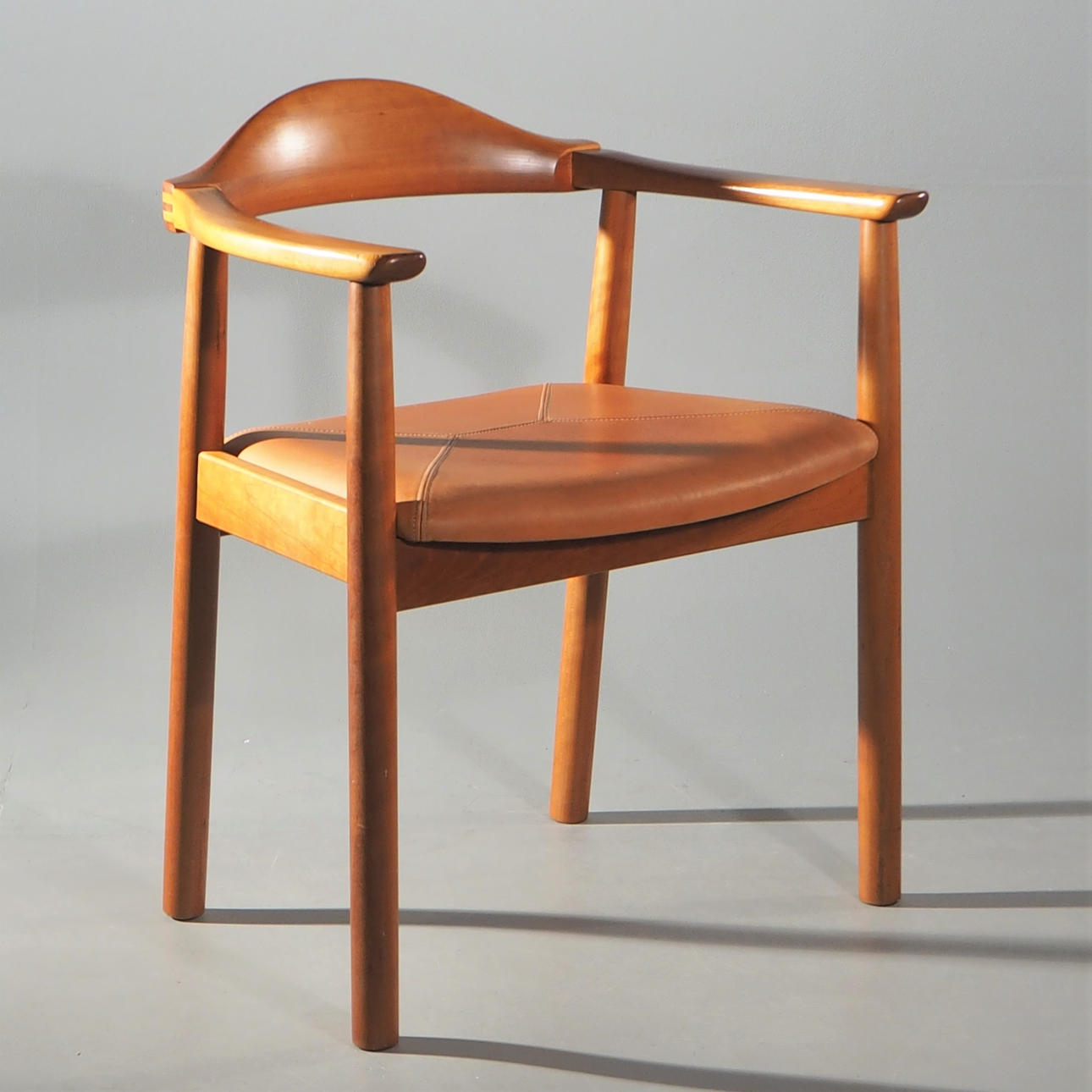 KARMSTOL, design Form 75, Galten, Danmark.