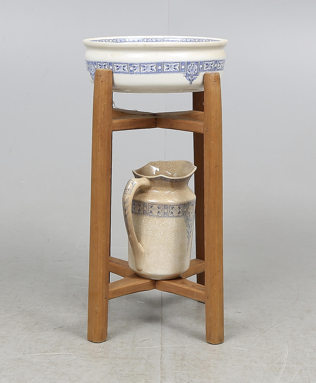 TVÄTTSERVIS, 2 delar, "Tor", Gefle på TRÄSTÄLLNING, 1900-talets första hälft.