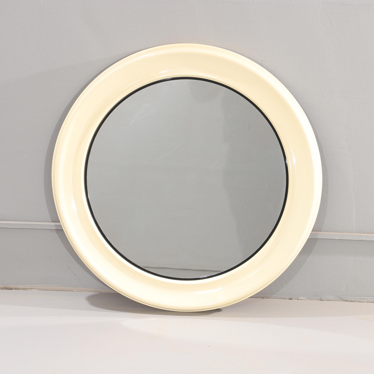 SPEGEL, vit plastram, 1970-tal.