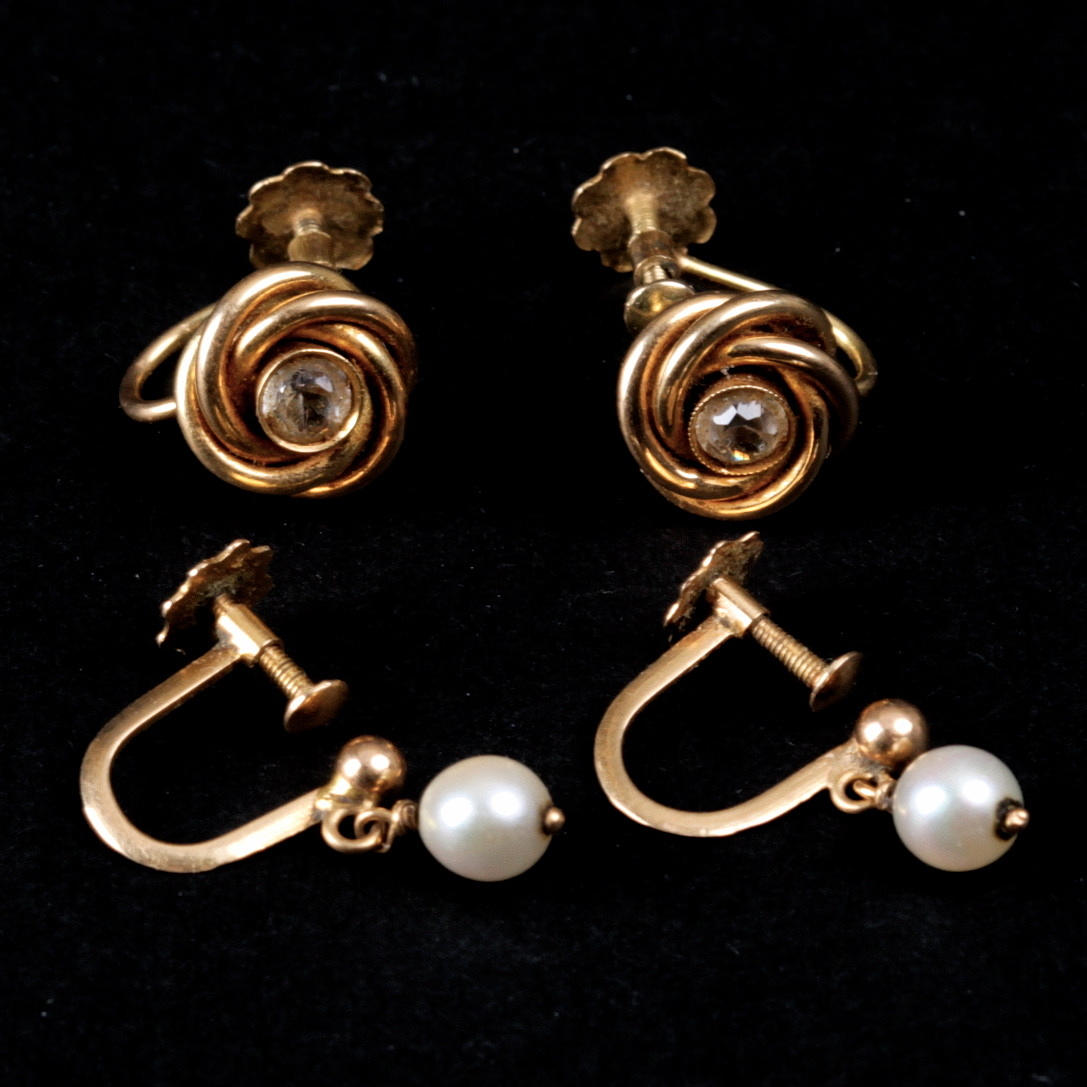 ÖRHÄNGEN, 2 par, 18k guld, delvis Raag AB, Stockholm.