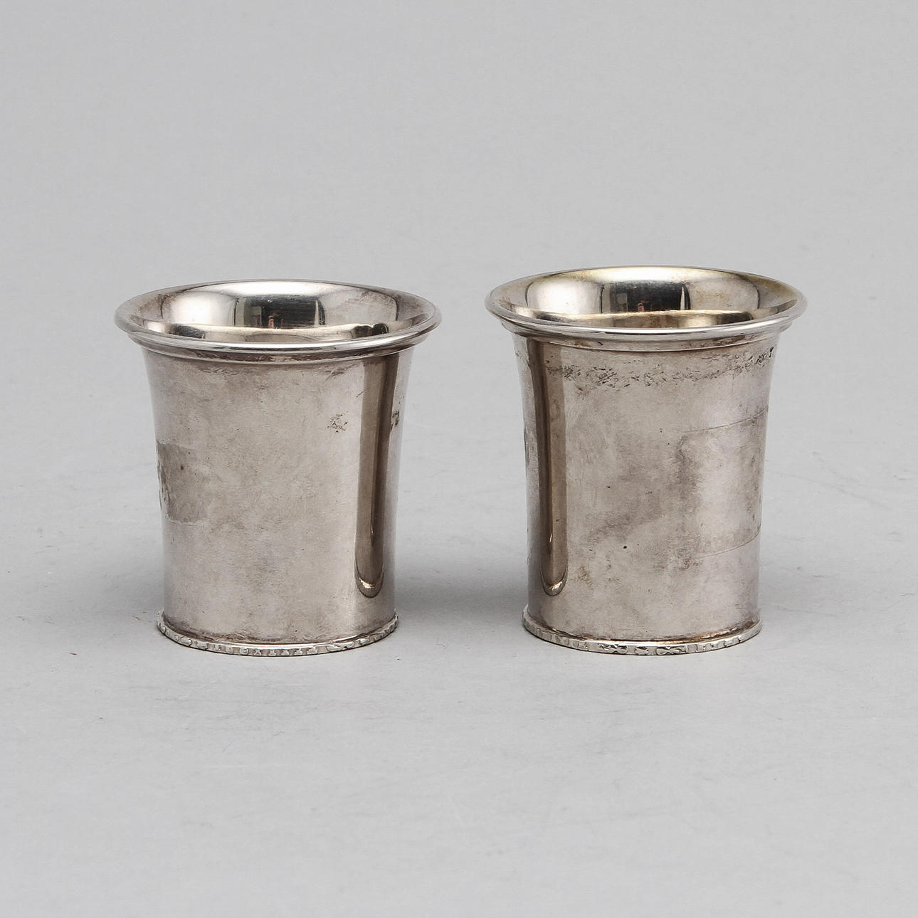 BÄGARE, 1 par, Silver, Österrike 1900-tal, mynt från 1780, 136,8 gram.