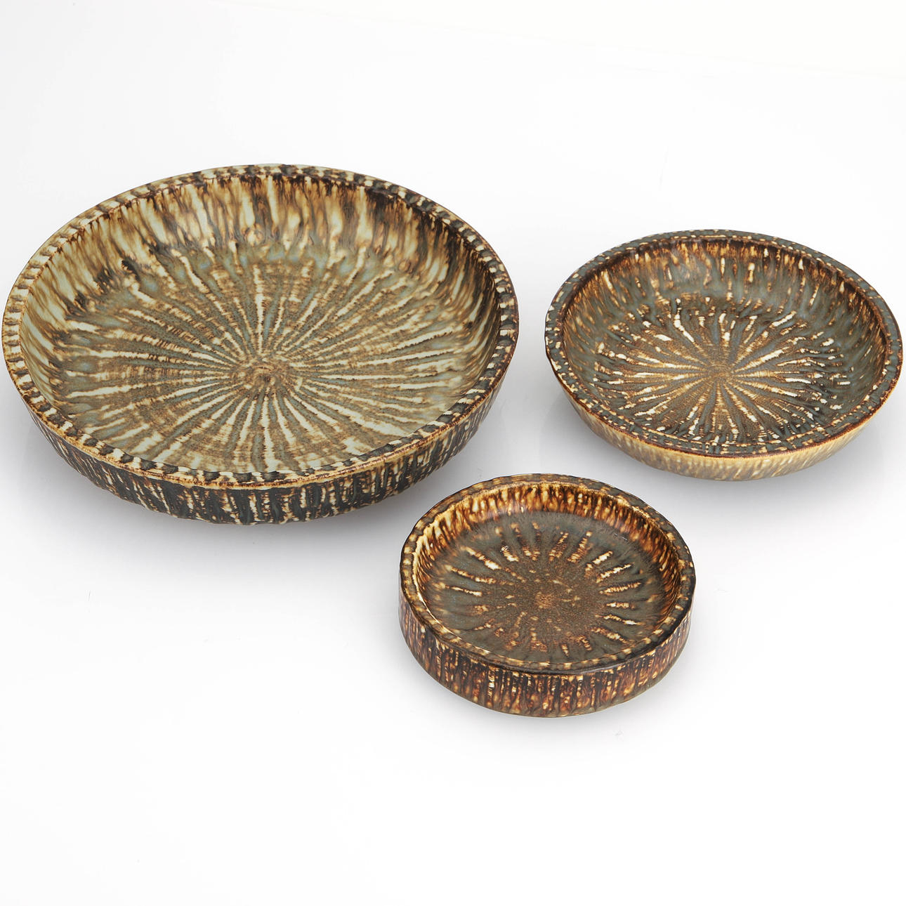 GUNNAR NYLUND. fat, 3 st, "Rubus", stengods, Rörstrand.