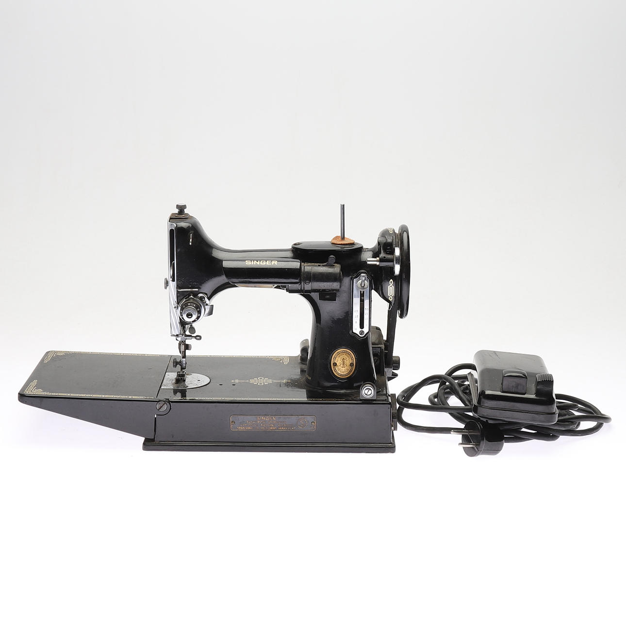 SYMASKIN, i LÅDA, 1900-tal.