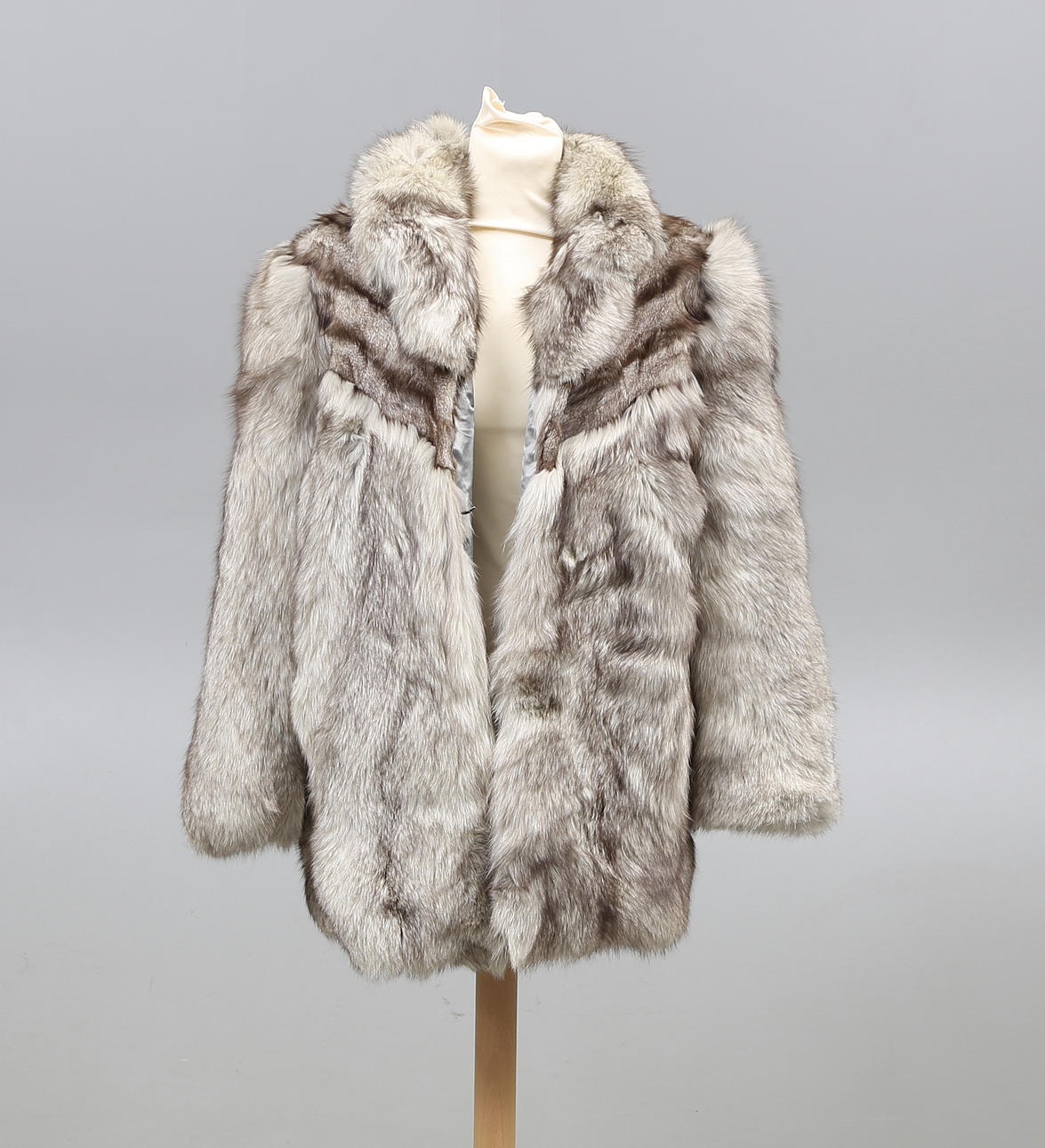 PELZJACKE, Polarfuchs, ca. Größe 40.