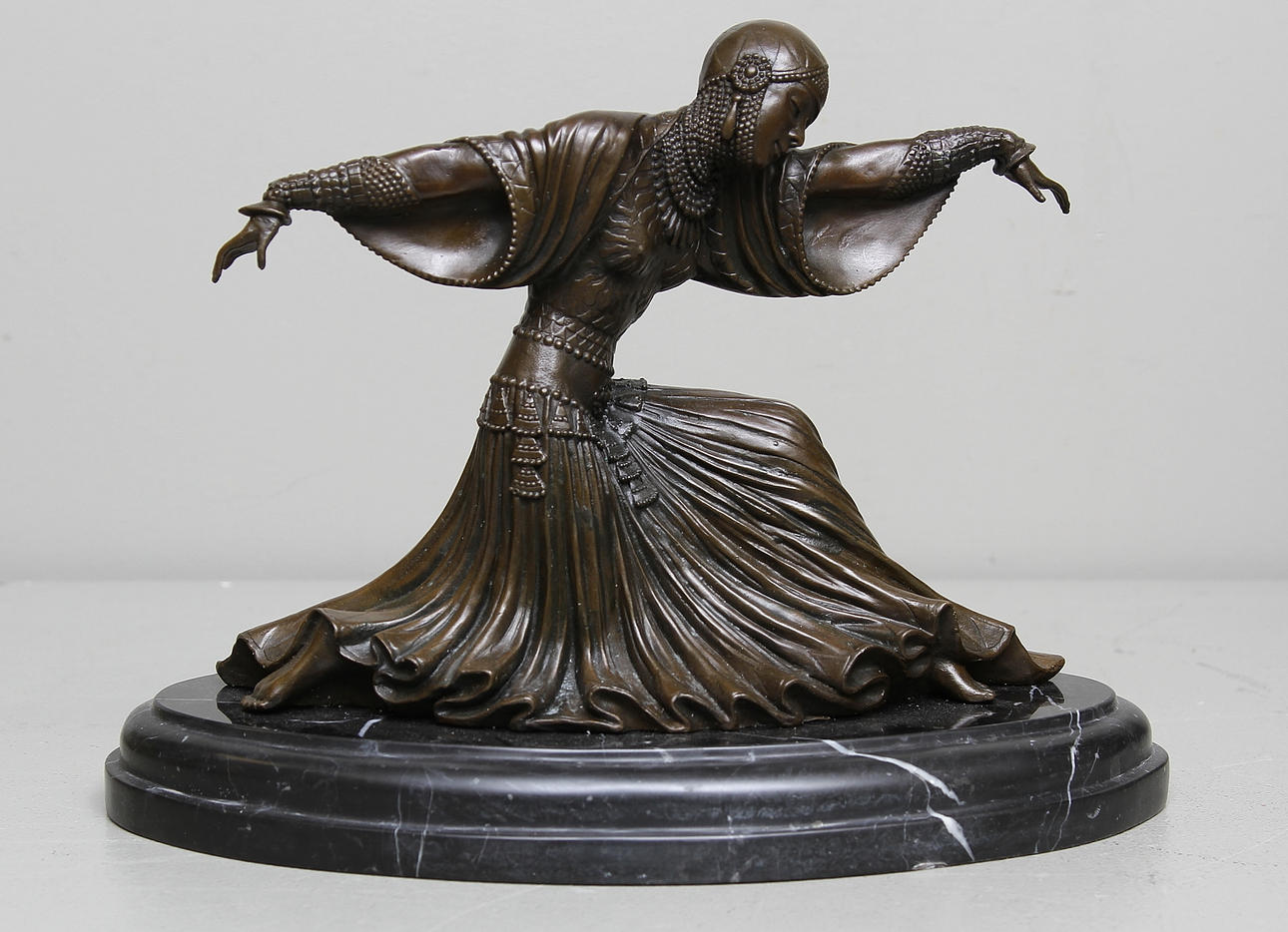 FIGURIN, Art decostil, 2000 tal.