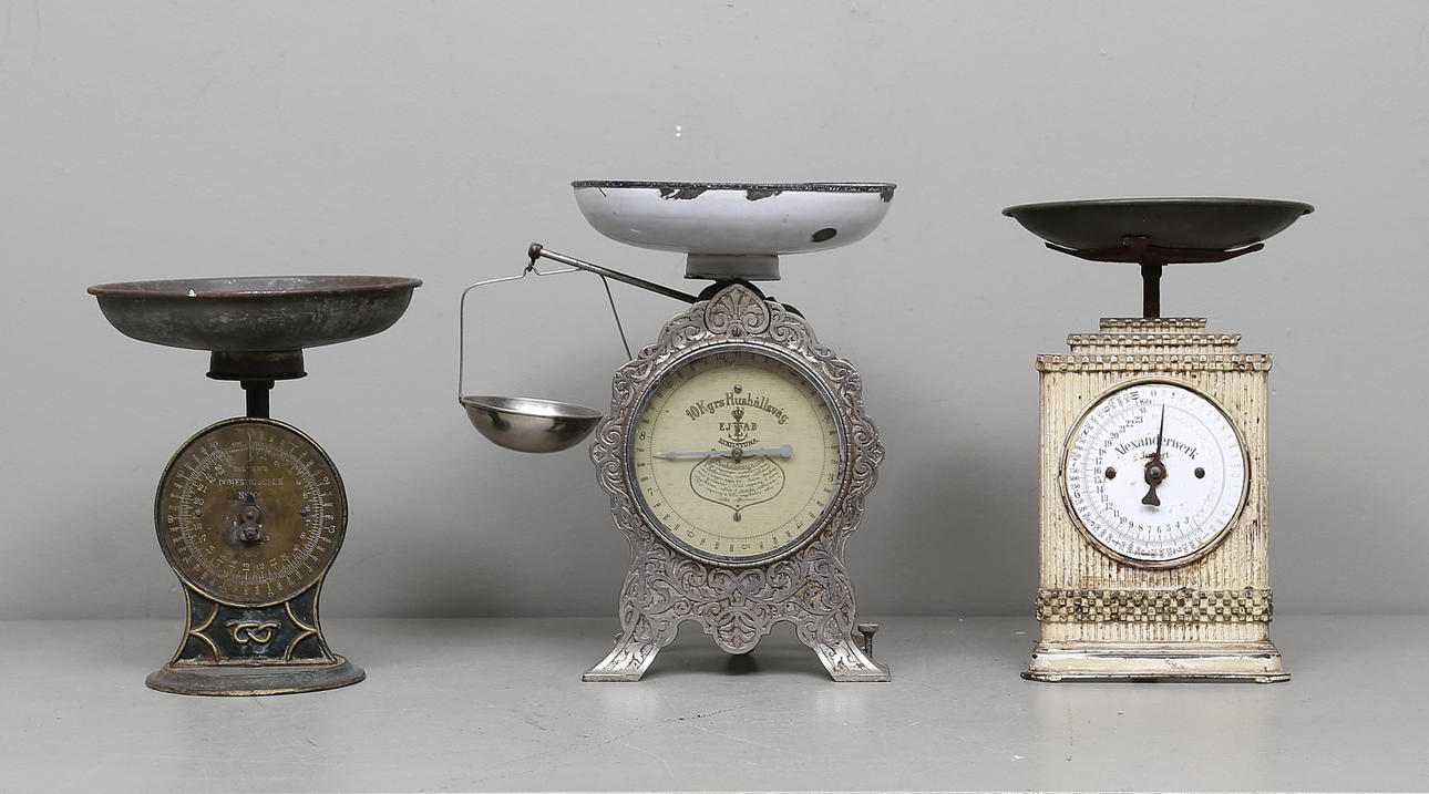 HUSHÅLLSVÅGAR, 3 st, 1900-talets första hälft.