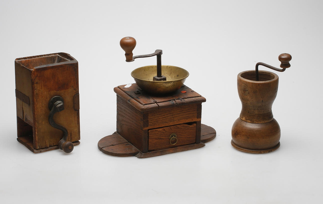 KAFFEKVARNAR, 3 st, allmoge, 1800-tal.