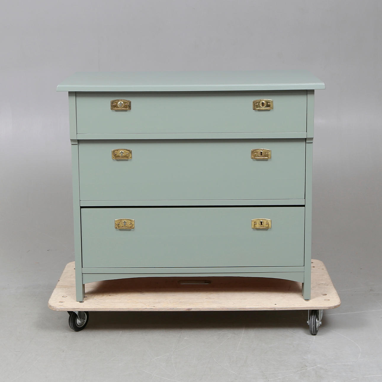 Kommode, erste Hälfte des 20. Jahrhunderts.