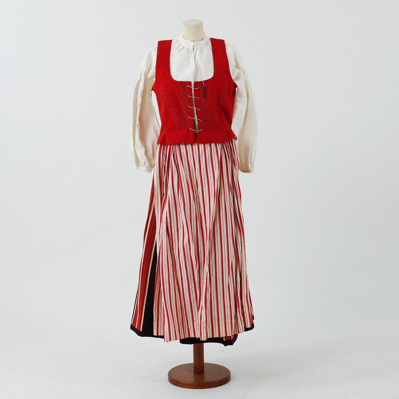 FOLKDRÄKT, Västergötland.