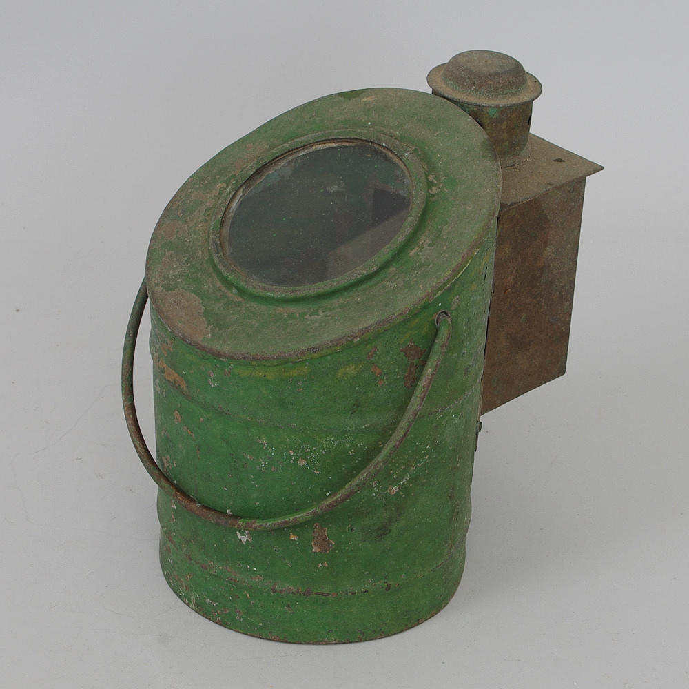 NAKTERHUS, mindre modell, målad plåt.