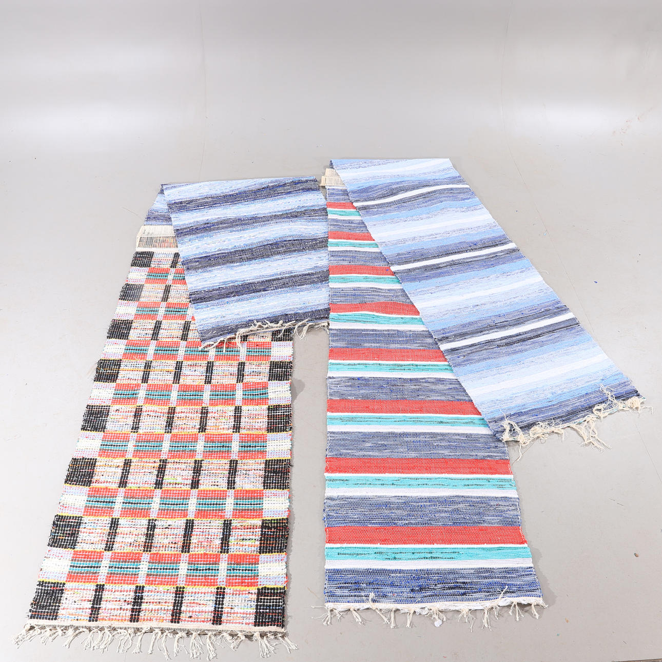 RAGS, 2+2 pieces, undivided.