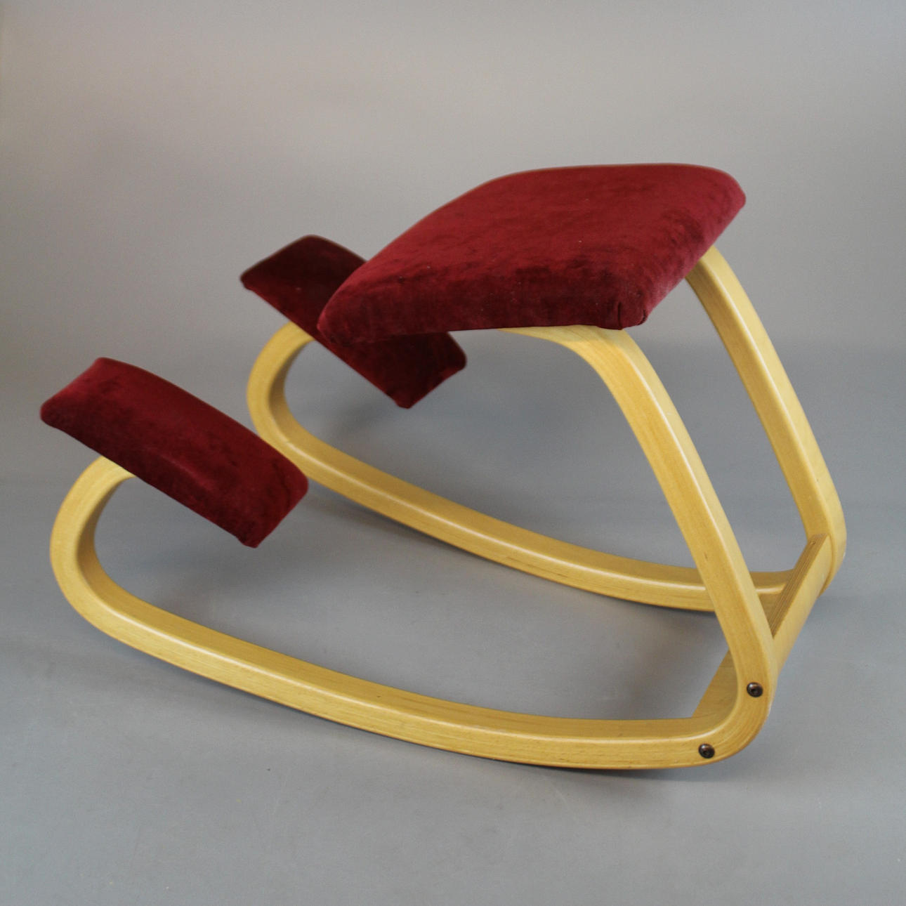 KNÄSCHAIR, "Stokke Variér Variable Balance".