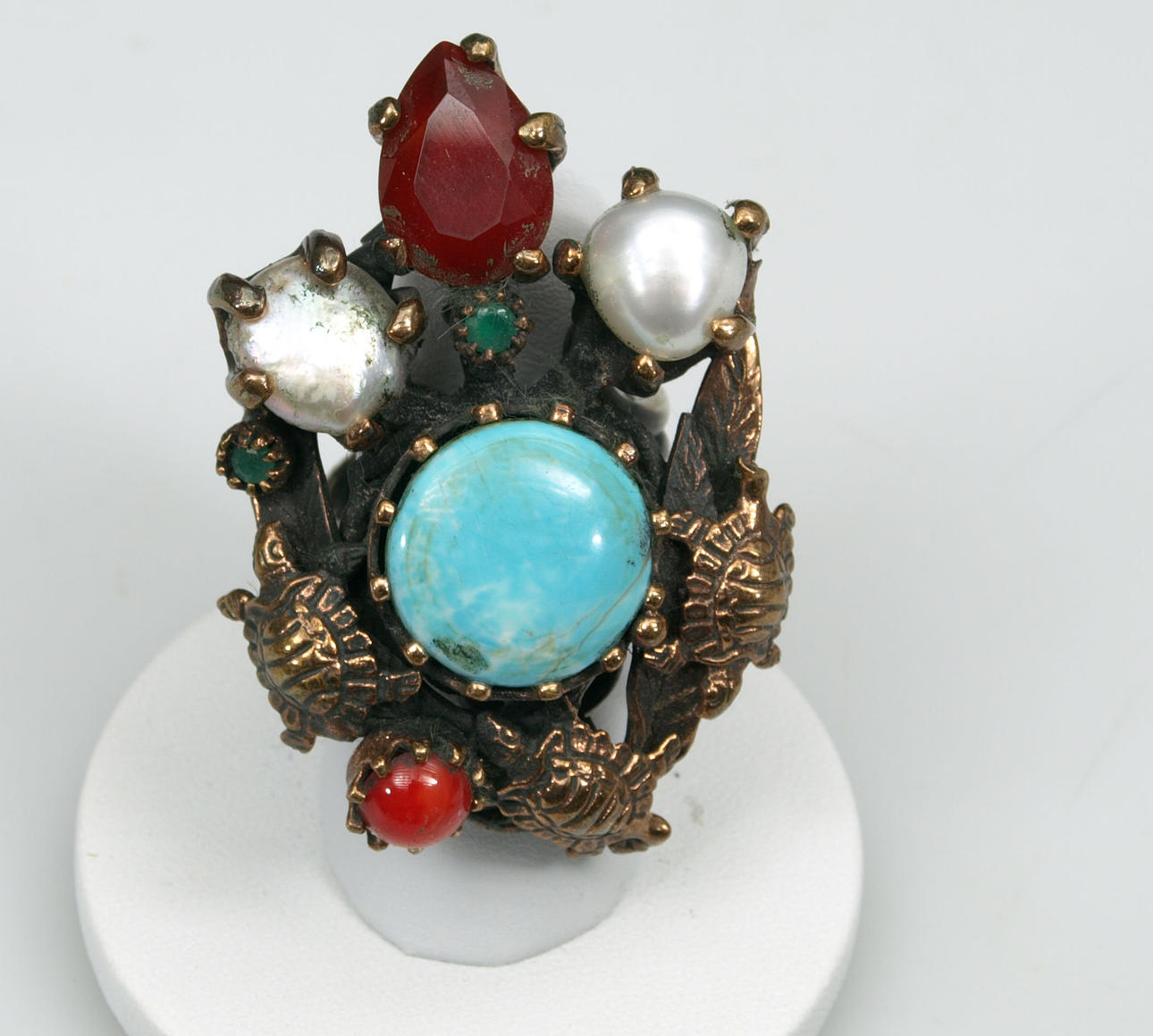 RING, turkos, pärlor, granat med mera.