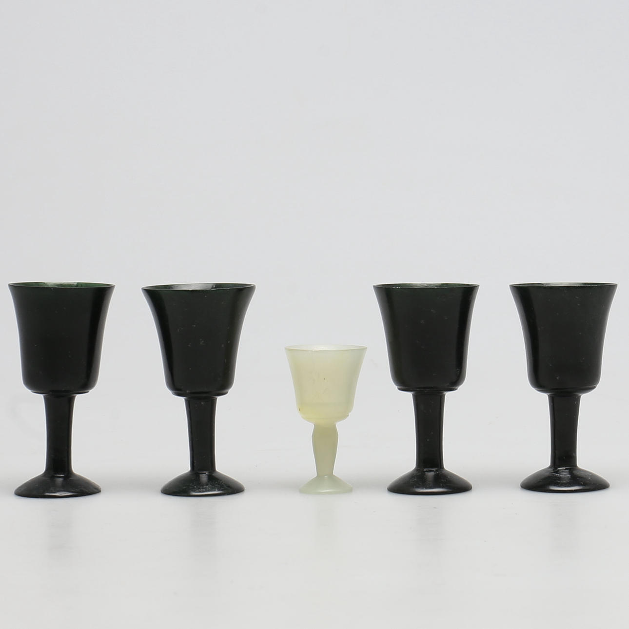 PARTI GLAS. 5 st. Jade?