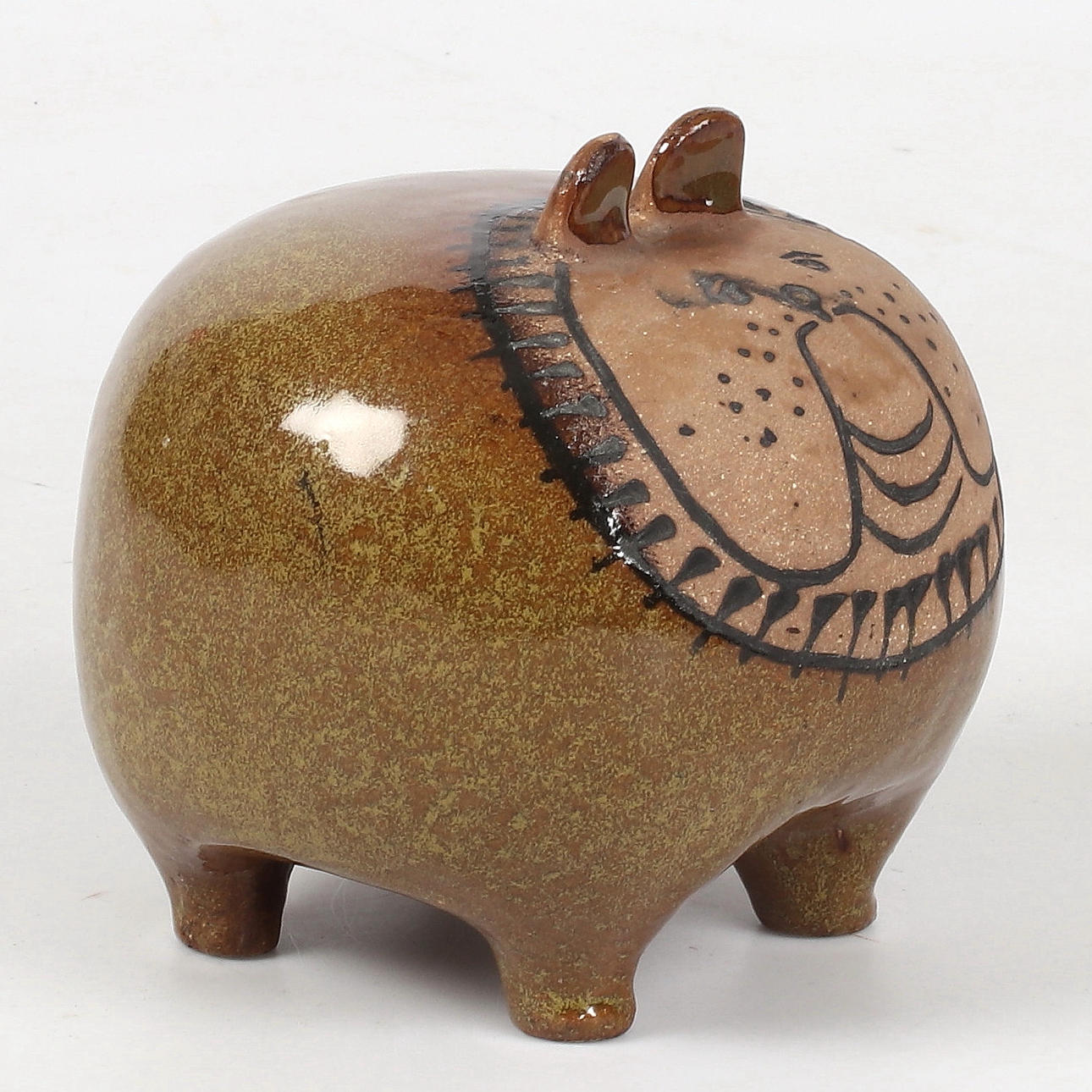 LISA LARSON. The figurine, 