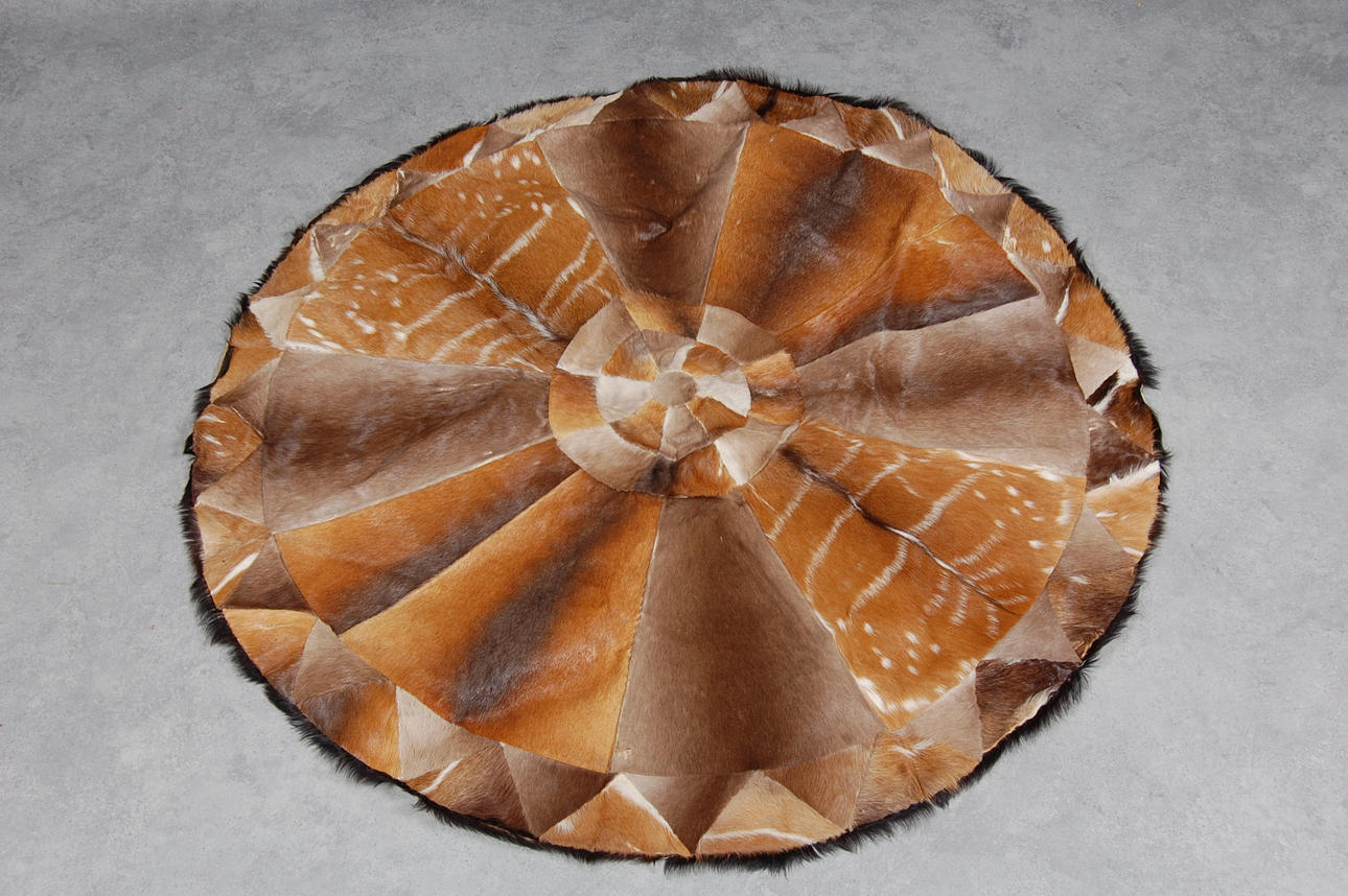 MATTA AV ANTILOPSKINN, 160 cm.