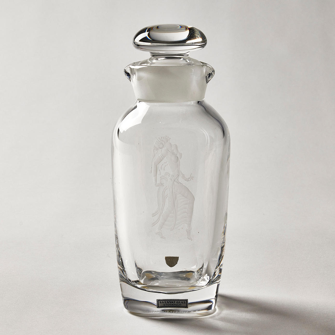 SIMON GATE & VICKE LINDSTRAND. "Javanese Dancer", cocktail shaker, Orrefors, with engraving by Arthur Diessner.