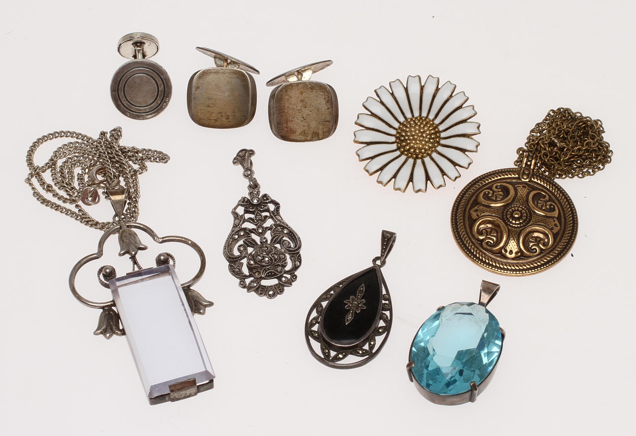 SMYCKEN, mestadels silver, 8 delar, bland annat Georg Jensen.