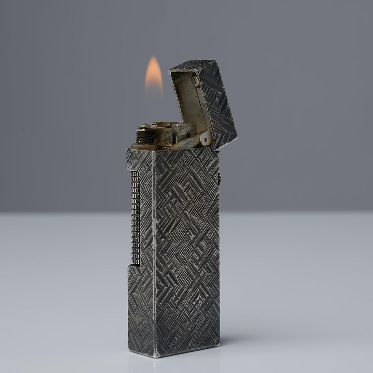 LIGHTER, Dunhill, Florentine, silver plated.