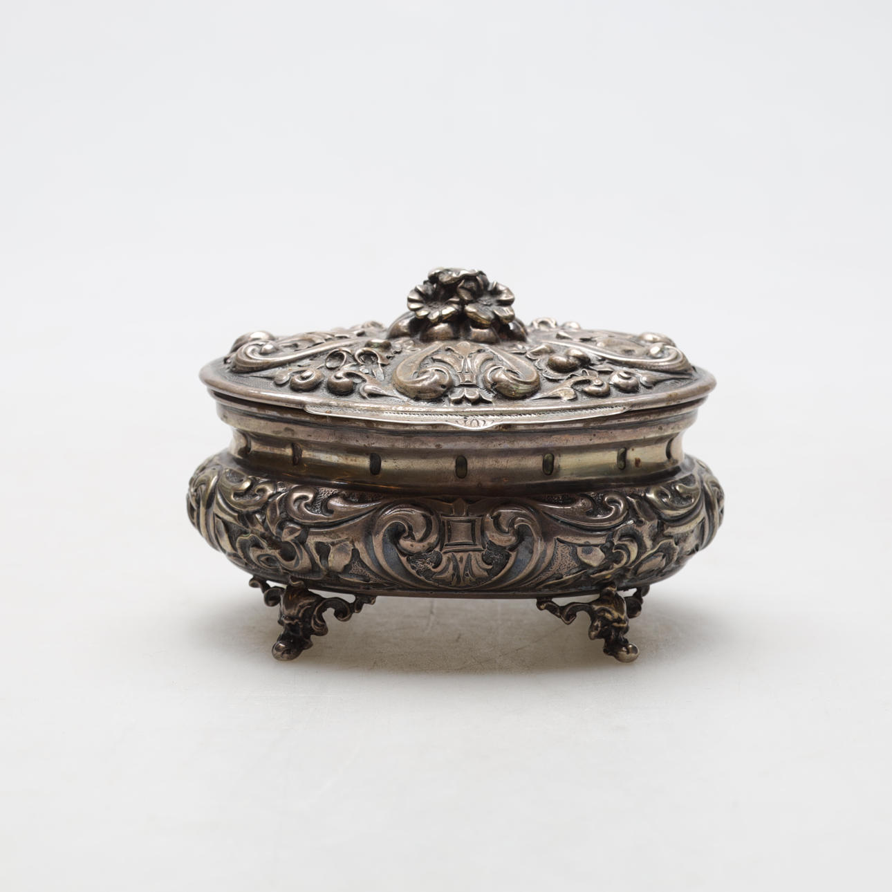 SOCKERSKRIN, silver, rokokostil, C HOFF, 1935. Totalvikt ca 252,2 g.