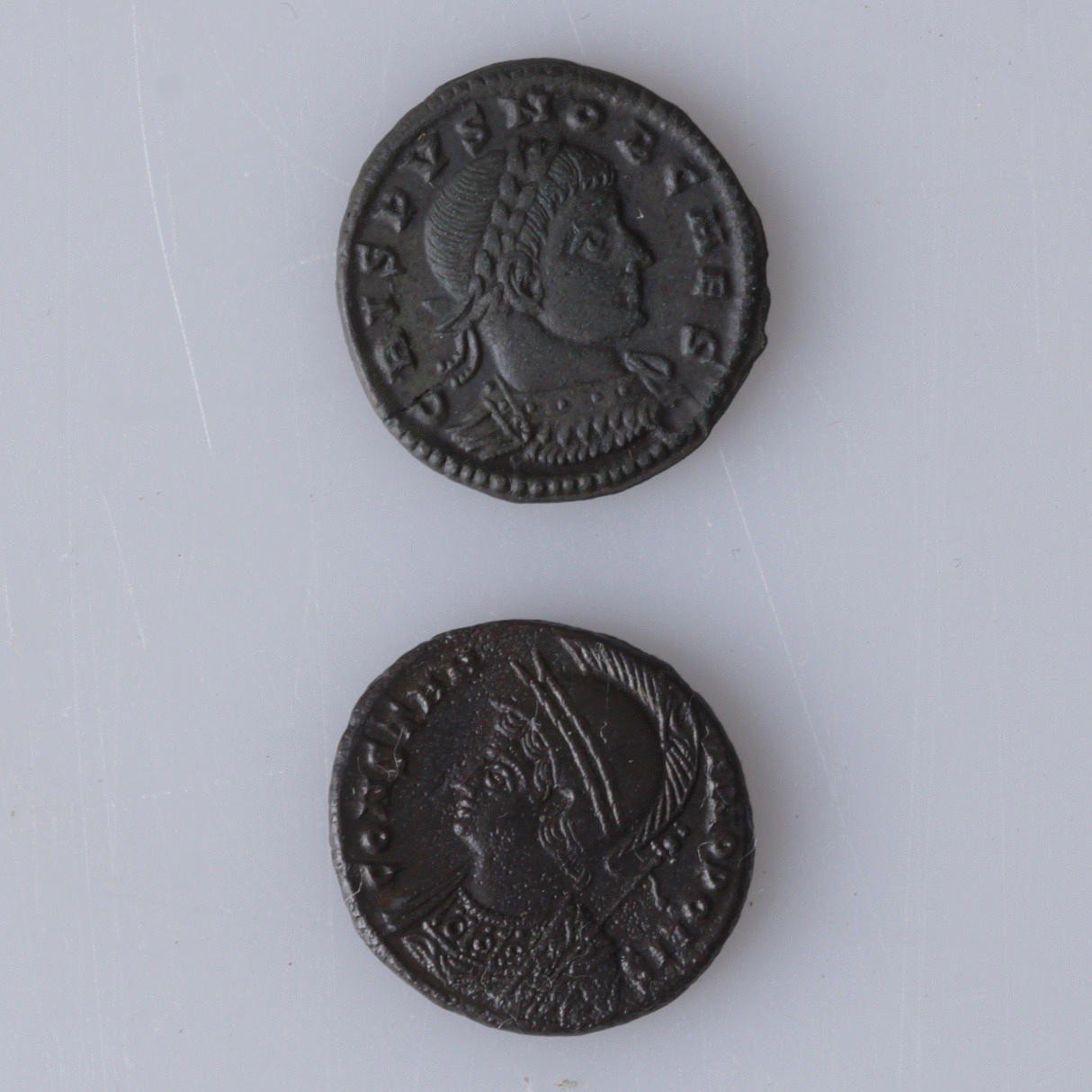 MYNT, 2 st. brons, Crispus 317-326 e.kr.