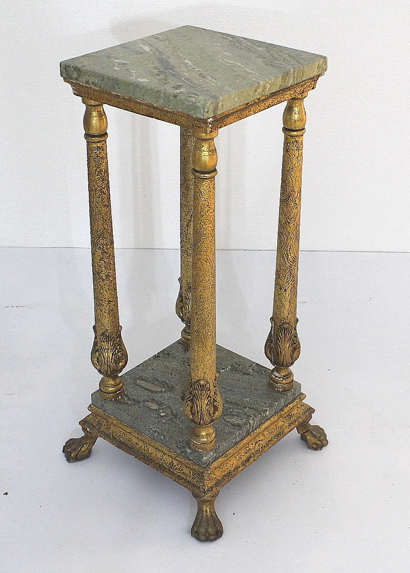 PIEDESTAL, förgylld trä med marmorskivor.