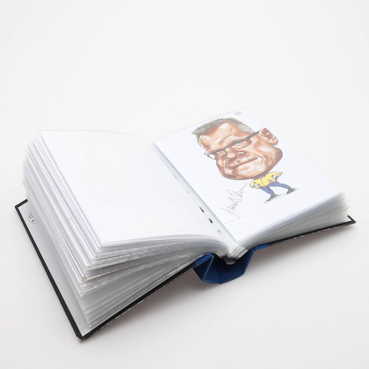 AUTOGRAPH. 75 mixed autographs, the majority Swedish but also some foreign – 21.