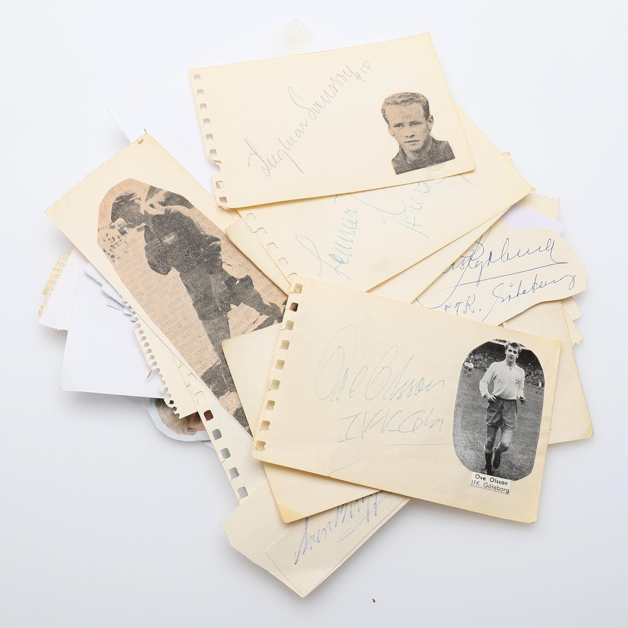 AUTOGRAF. Ca 120 blandade idrottsautografer.