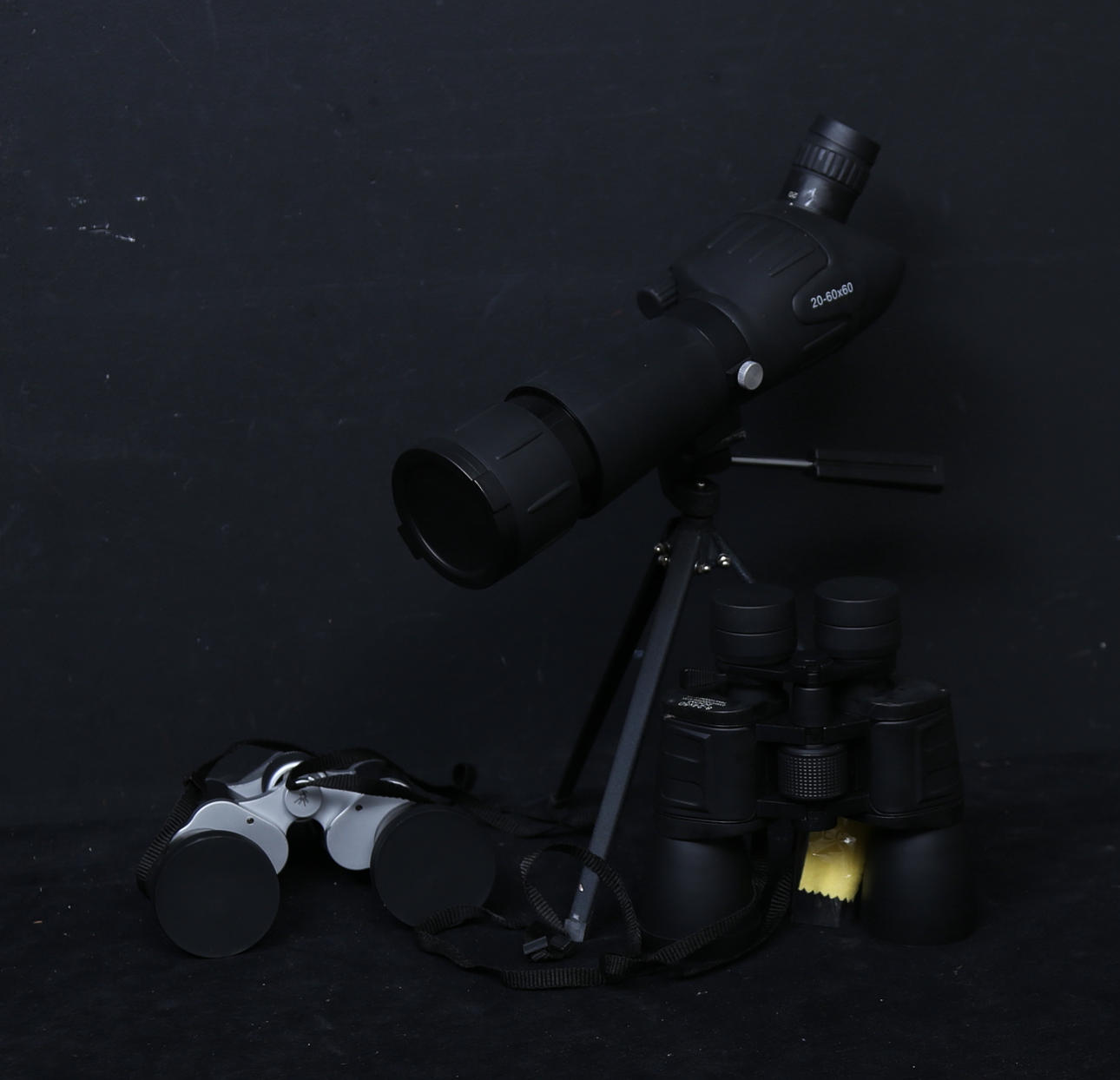 BINOCULARES Lote , tres partes.