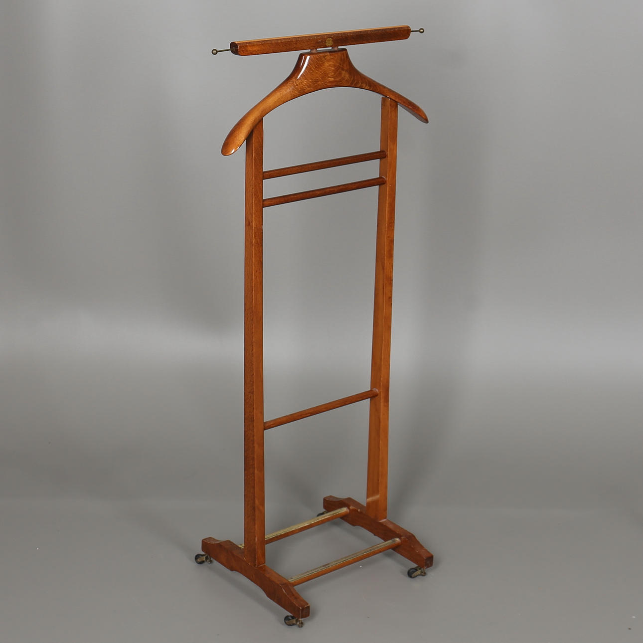 HERRBETJÄNT. FR Brevettato. Italien. 1900-tal. Trä och Mässing.