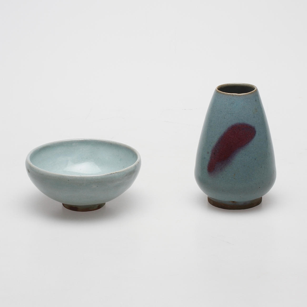 VAS och SKÅL, stengods, Kina, 1800/1900-tal.