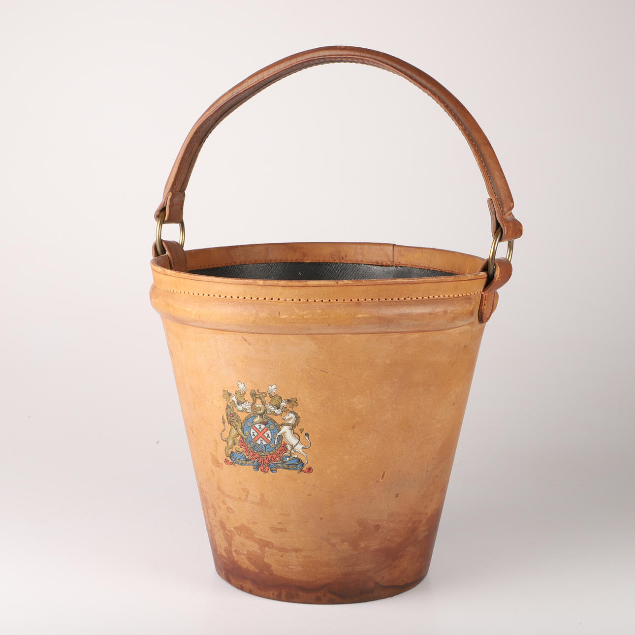 PAPIRKURV, læder/messing, England.