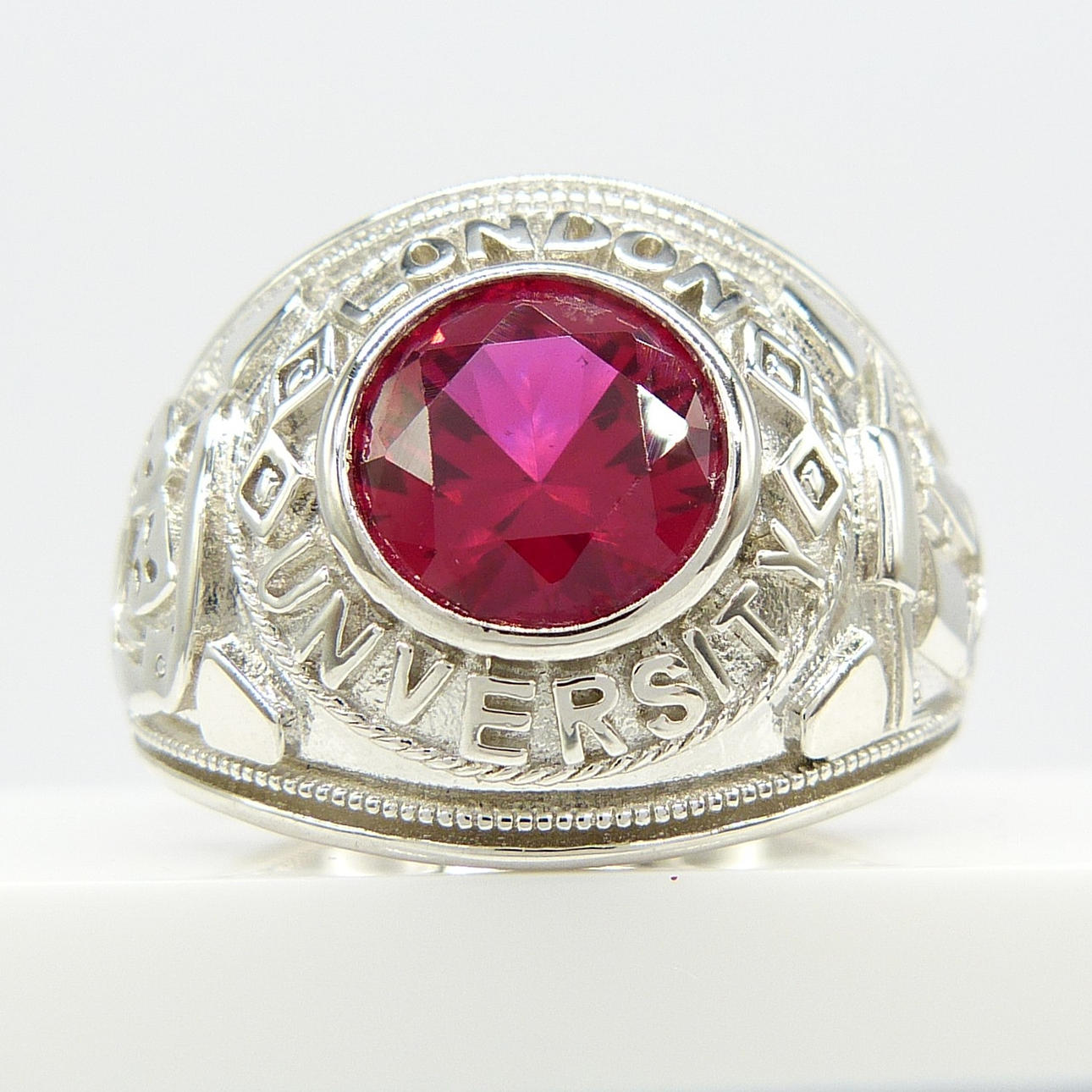 STOR SILVER GENTLEMAN'S RING.