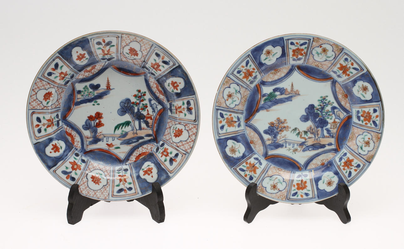 TALLRIKAR, 2 st, porslin, Kina.