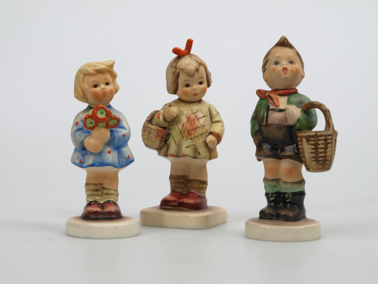 FIGURINER, porslin, 3 stycken, Barn, Hummel.