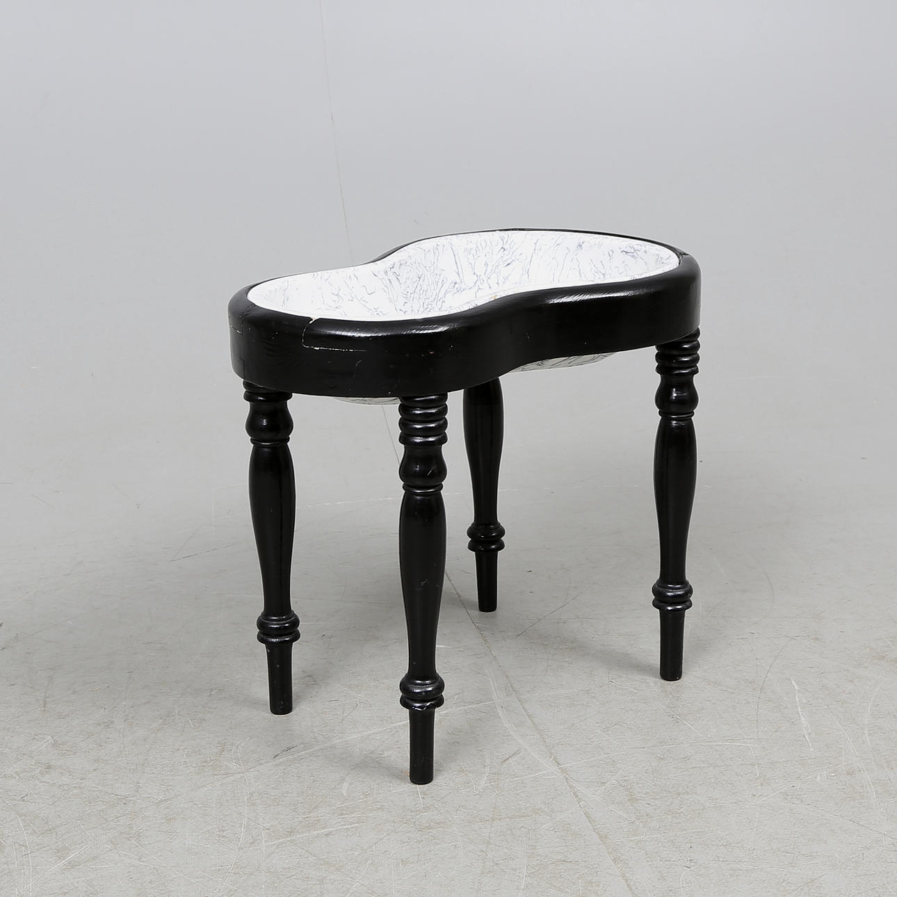 BIDÉ, flintgods, med träunderrede, Rörstrand, omkring 1900.