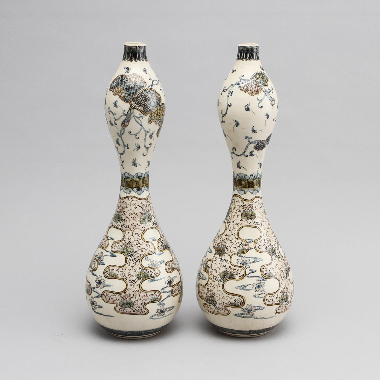 VASER, 1 par, porslin, 1900-tal.