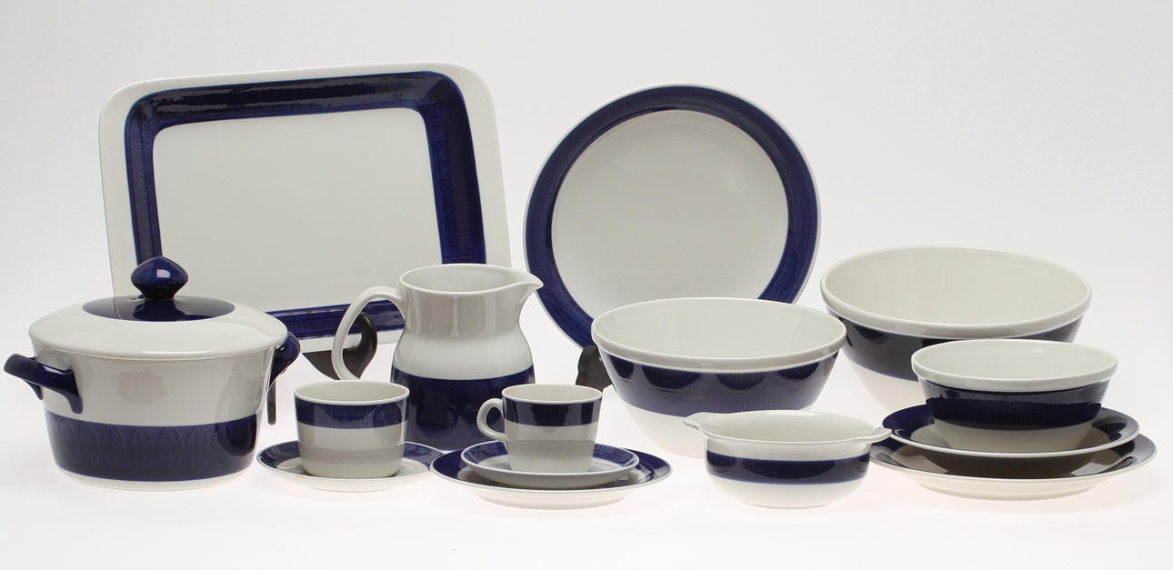MAT-, KAFFE- och TESERVIS, porslin, 40 delar, "Koka Blå", Rörstrand.
