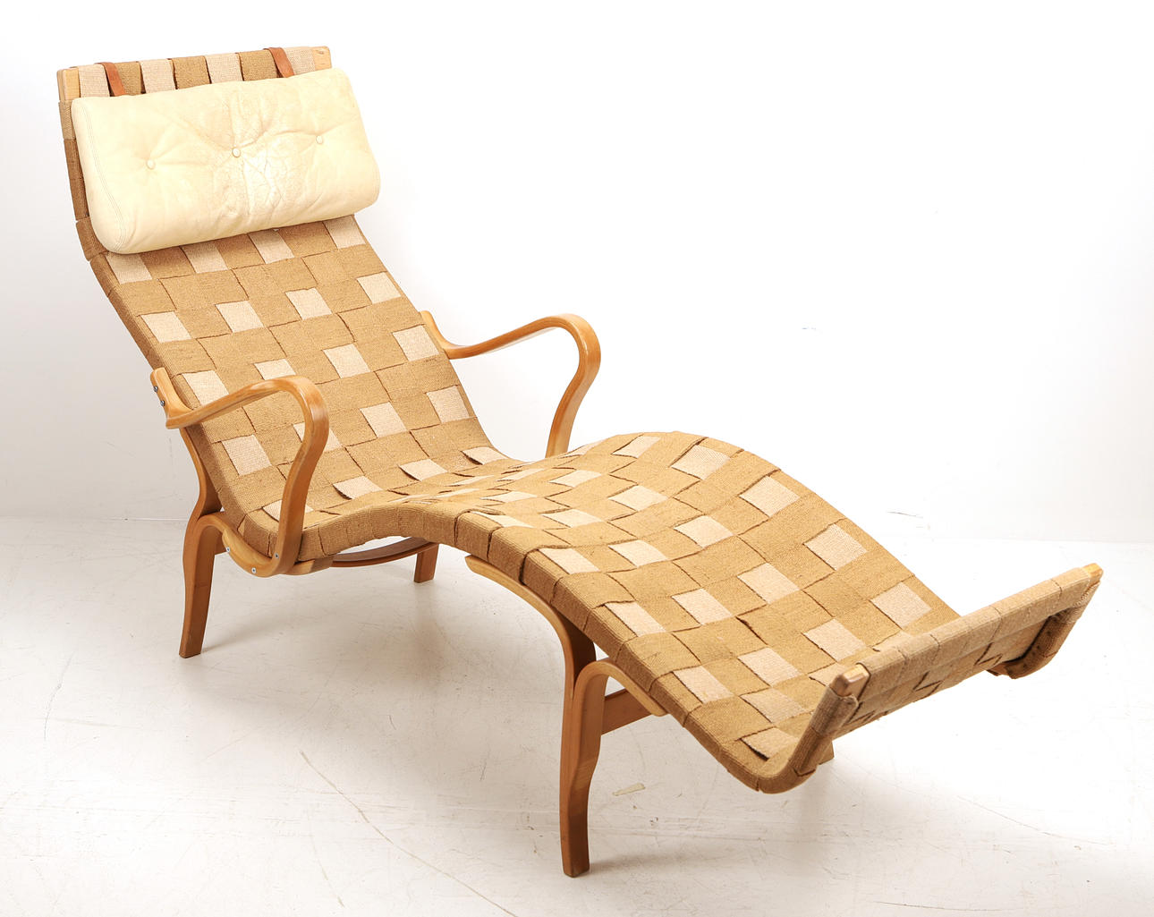 BRUNO MATHSSON. Vilstol "Pernilla 3", DUX.